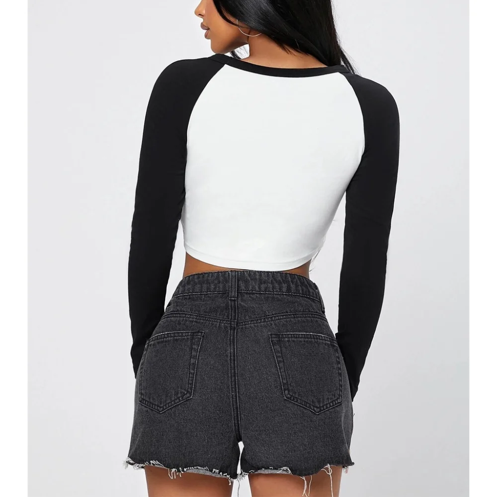 Blusa Cropped Manga Longa Raglan - Moda Feminina BRANCO/PRETO