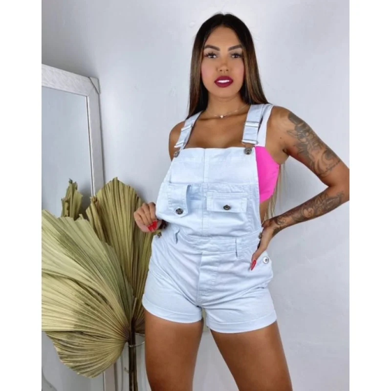 Branca jardineira jeans: estilo e conforto em uma única peça Branco