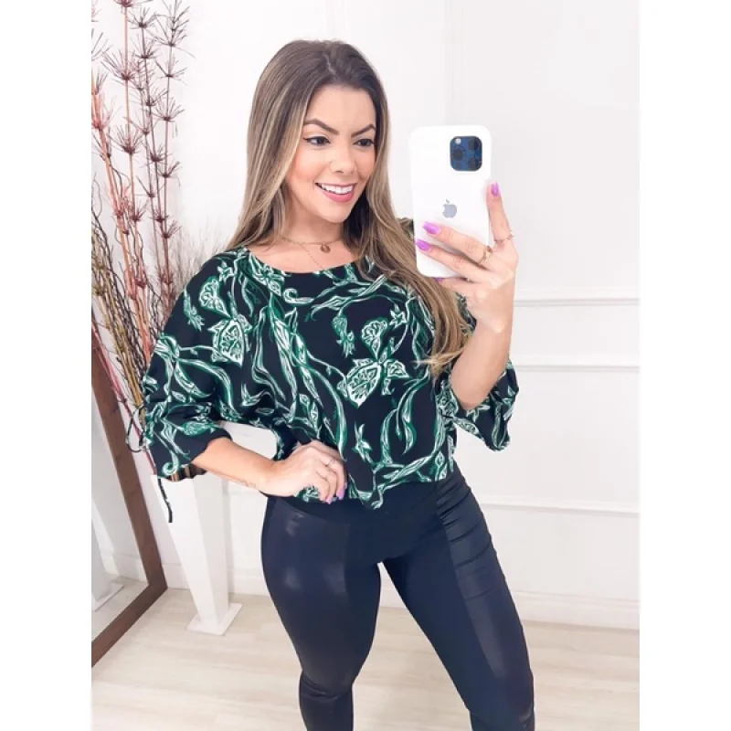 Cropped feminino estampado em crepe setinado com flores Branco