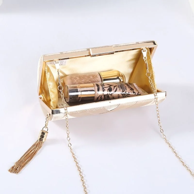 Clutch feminina para festa com alça de corrente SK-6005 Prata