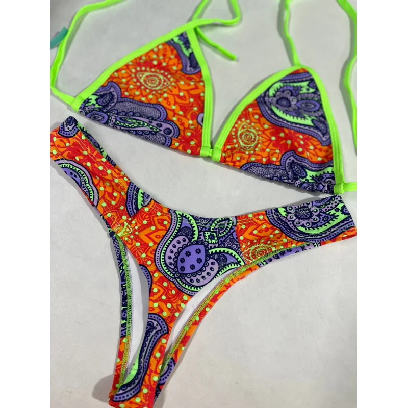 Moda praia asa-delta: biquíni fio dental para arrasar P