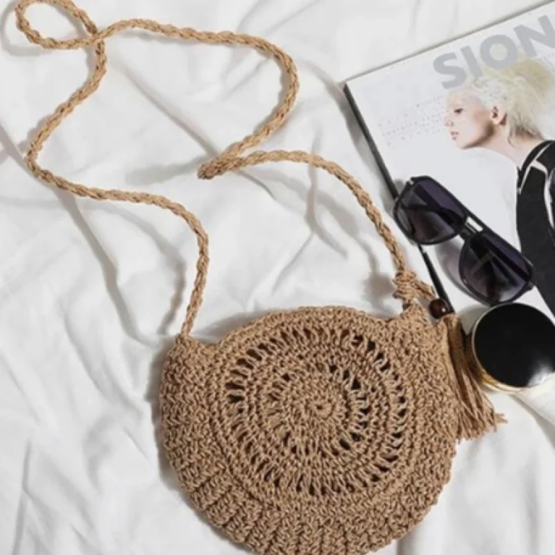 Bolsa Redonda de Palha Mayara com Alça de Ombro - Ref-4239 Marrom