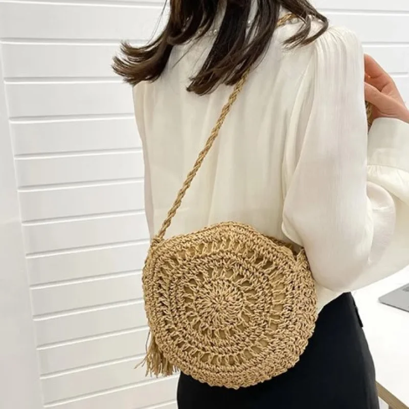 Bolsa Redonda de Palha Mayara com Alça de Ombro - Ref-4239 Marrom