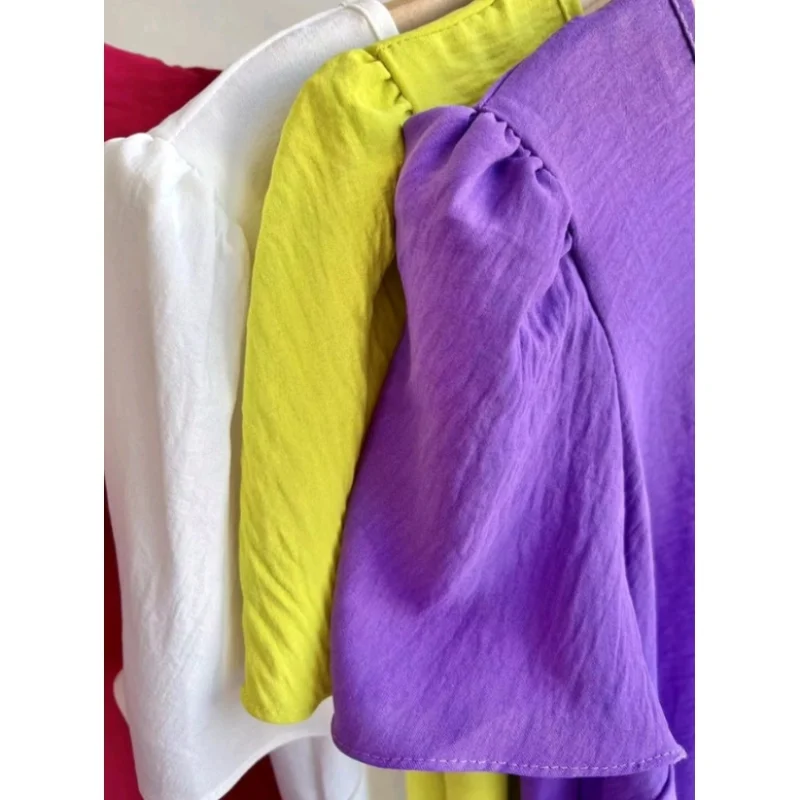 Tendência Verão 2023: Blusa Feminina Manga Curta em Várias Cores Verde Bandeira Duna