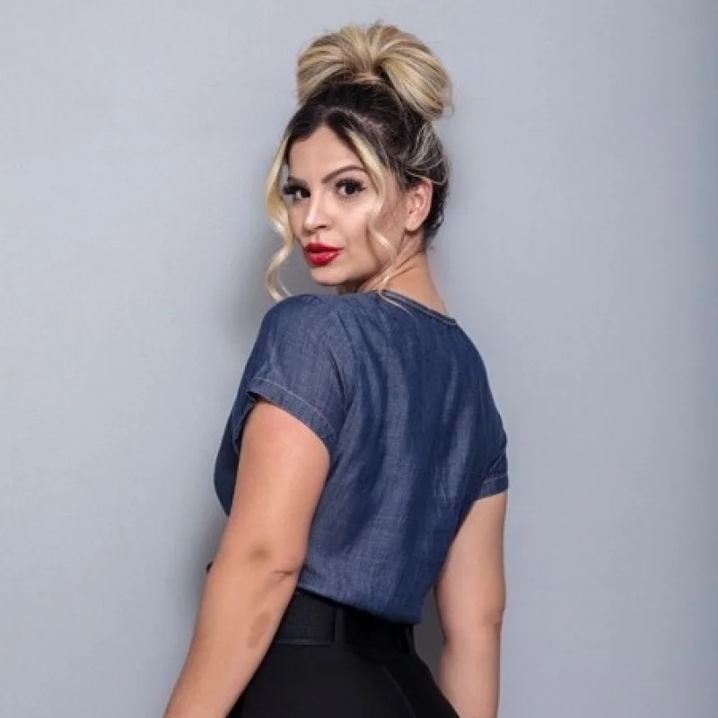 Blusa manga curta feminina jeans gola V com bolso JEANS CLARO