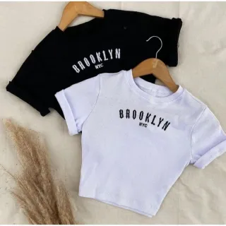 Cropped feminino bordado T-shirt Brooklyn - Cores variadas - Vermelha