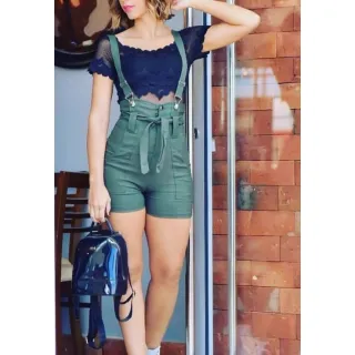 Lindo Macaquinho Salopete Feminino Bengaline com Suspensório - Verde Militar