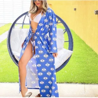Moda 2022: Saída de Praia Estampada Manga Longa Olho Grego/Tropical - olho azul