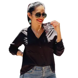 Camisete Social Feminina Manga Longa Botão 2 Bolsos - Preto