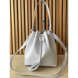 Acompanha 2 alças: Bolsa feminina saco - Marfim