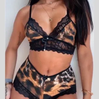 Dormir com estilo: Baby doll Cropped Renda Sexy em renda para noites sensuais