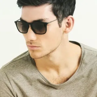 Moda das blogueiras: Óculos de Sol Rb Chris, lente UV400, Duas Opções de Cores - Case Preta Rb