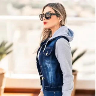 Jaqueta feminina de Inverno em Jeans com Capuz Removível e Moletom - Azul Escuro