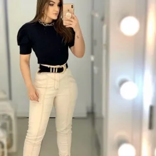 Estilo bufante: blusa feminina canelada manga curta gola alta - P