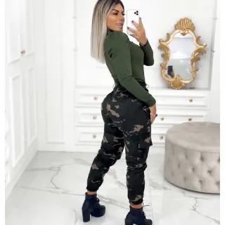 Calça Skatista Feminina Cargo Sarja Elastano Bolsos - Preto