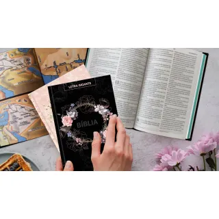 Bíblia Palavras de Jesus em Vermelho Flores Preta Capa Dura NVI LETRA GIGANTE | Pão Diário - Único