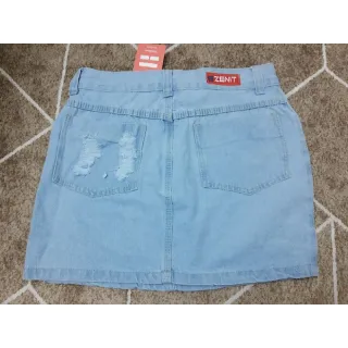 Saia jeans encapada com botões: estilo e conforto em uma única peça - Preta