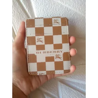 Várias marcas e modelos de Carteira Masculina Mágica unissex - versace branca\roxo