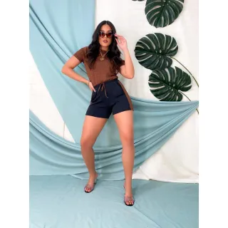 Blusinha e Shortinho da Moda - Conjunto Feminino Bella Conforto - Modelo com Manga
