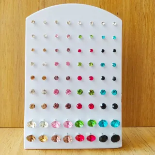 Revenda: Kit com 36 Pares de Brincos de Pérolas e Cristais - Tamanho Crescente - CRISTAL COLORIDO