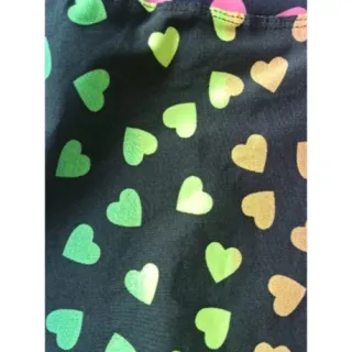 Academia curto fitness feminino para treinos - Ondas vermelhas