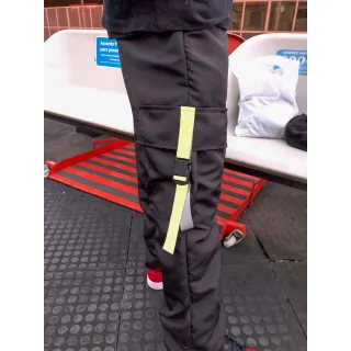Streetwear Calça Tactel Cargo Unissex Bolsos Laterais - P