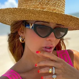 Óculos de Sol Feminino Luxo Vintage V LOGO Acessórios de Moda UV400 - C1.Preto CINZA