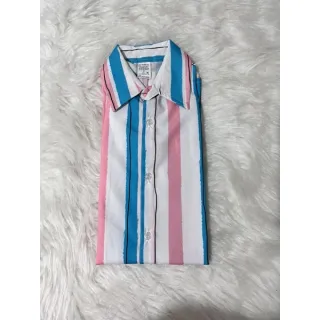 Camisa unissex listradinha com botões perfeita para a camisaria Cand Collor - M Slim