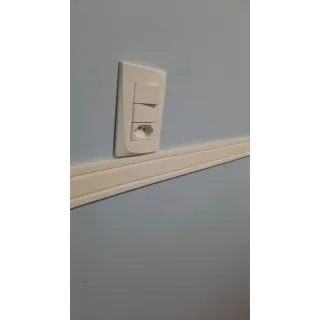 Boiserie ripado flexível autocolante Eva 5cm - Rodapé roda pe (valor por metro) - Único