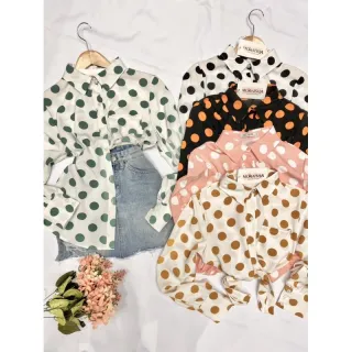 Moda feminina: camisa social estampada de poá manga longa - Preto com Verde