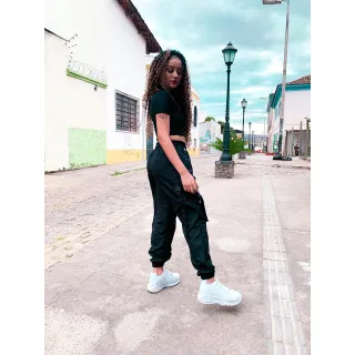 Calça Unissex Preta Cargo Jogger com Corrente - Vintamoc - Preto