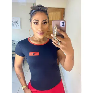 Moda verão: Blusa feminina t-shirt manga curta com bolsinho - mostarda