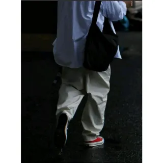 Calça estilo skate unisex boca larga ref: CÇBL-1 - Raryel - Azul Clara