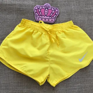 Soltinho e Confortável Shorts Feminino de Tactel para Academia - Ideal para Caminhada - Branco