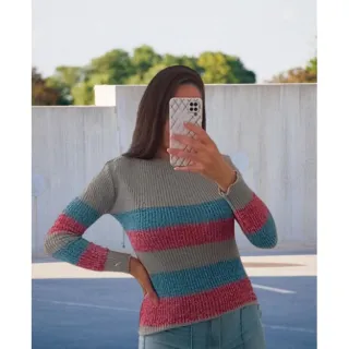 Moda inverno feminina: Blusa tricô colorida listrada - Cinza/Azul/Vermelho Mesclado