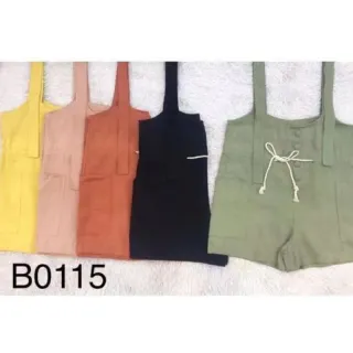 Macaquinho de sarja com bolsos laterais - Preto