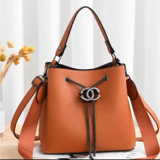 Bolsa com fecho de ziper e cordão de ferro, alça maior não vai - Vinho 21727