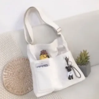 Bolsa Transversal Feminina em Lona com Zíper e Chaveiro - Preto