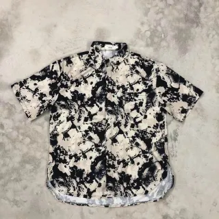 Camisa Estampada Masculina de Manga Curta com Grafite - Compre Online na Raryel - C38