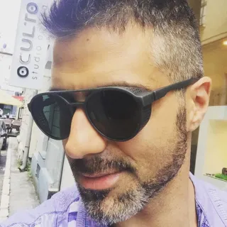 Óculos confortáveis de sol redondo masculino com proteção lateral UV400 para ciclismo à prova de vento - Preto