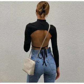 Moda Instagram: Cropped Manga Longa Gola Alta com Bojo - Costa Nua - Preto