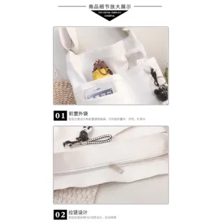 Bolsa Transversal Feminina em Lona com Zíper e Chaveiro - Preto