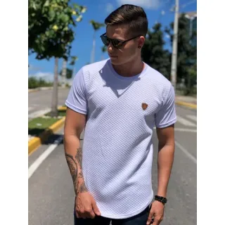 Camiseta Longline Masculina Premium Oversized com Logo em Couro Sintético - Preta