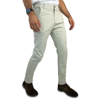 Kit Social Slim Masculino: 2 Calças de Alfaiataria Esporte Fino com Bolso Embutido - 1 PRETA + 1 CAQUI