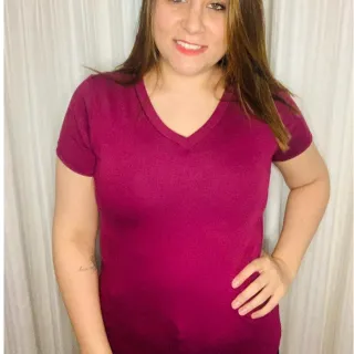 Manga Curta Blusa Feminina Gola V - Vinho