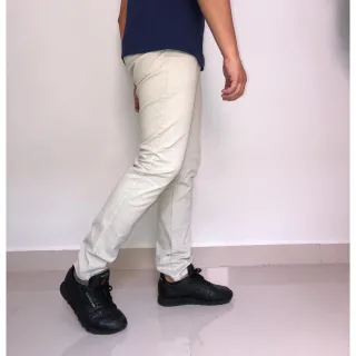 Calça Slim Masculina Casual em Sarja Creme com Elastano - Top - Creme (GELO)