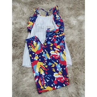 Moda Fitness Feminina: Kit Conjunto Trio Calça E Top + Blusa Embutida em Promoção - 33