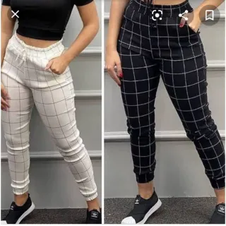 Calça Jogger Feminina Xadrez Listrada com Bolso Faca - Preta