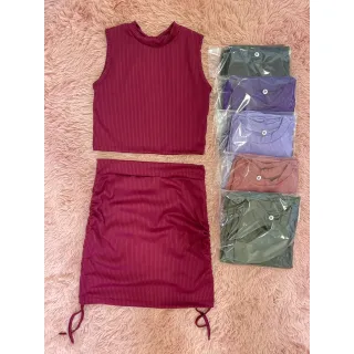 Cropped canelado com regulagem de tamanho e conjunto saia drapeada - Militar