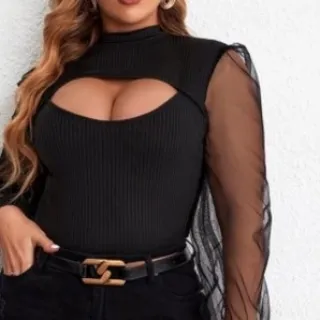 Blusa PlusSize de Malha Canelada com Manga Comprida em Tule - Preto